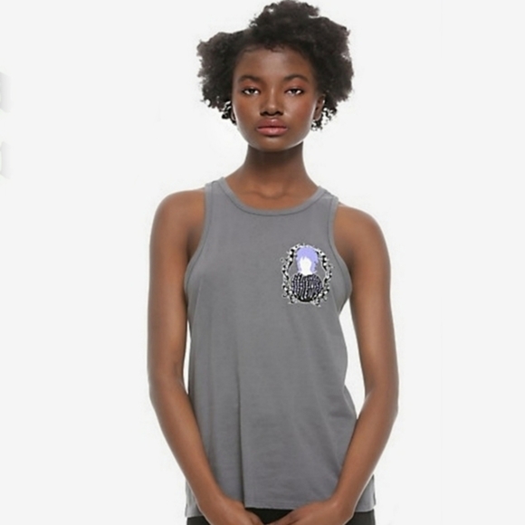🆕️🆑️ HOT TOPIC Beetlejuice Graphic Pocket Top Lydia Portrait Girls Tank Grey M - Picture 1 of 7